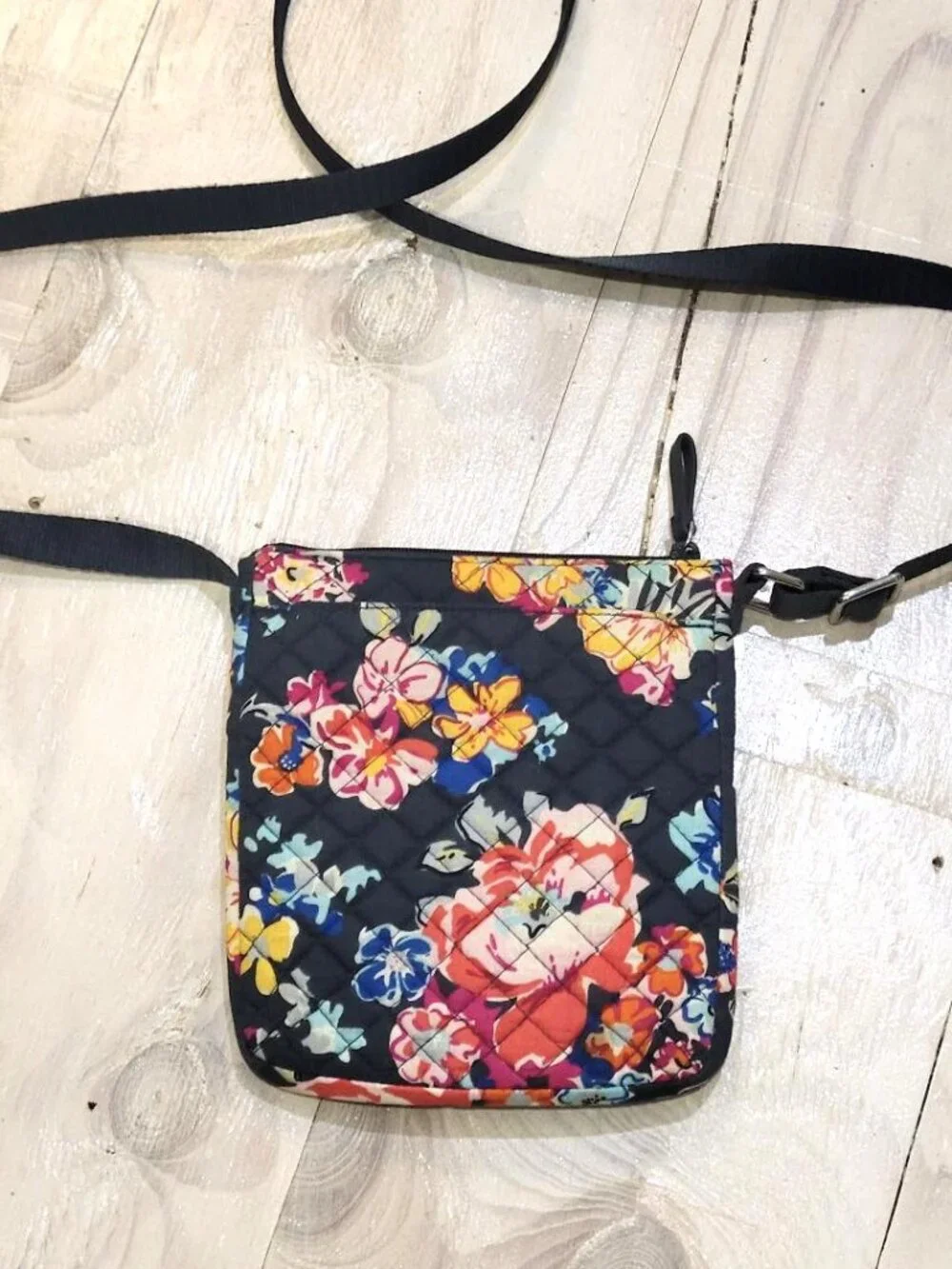 Vera Bradley Crossbody Purse Pretty Posies Gray with Flowers Pink Blue Floral